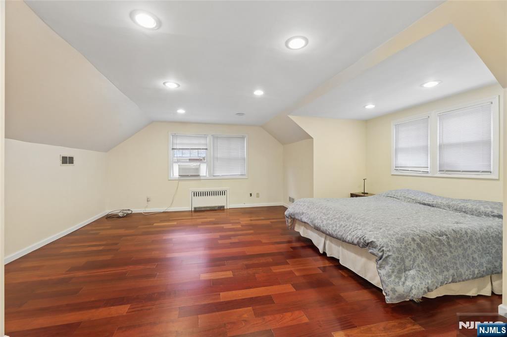 585 W Englewood Avenue, Teaneck, NJ 07666 Listing Photo  15