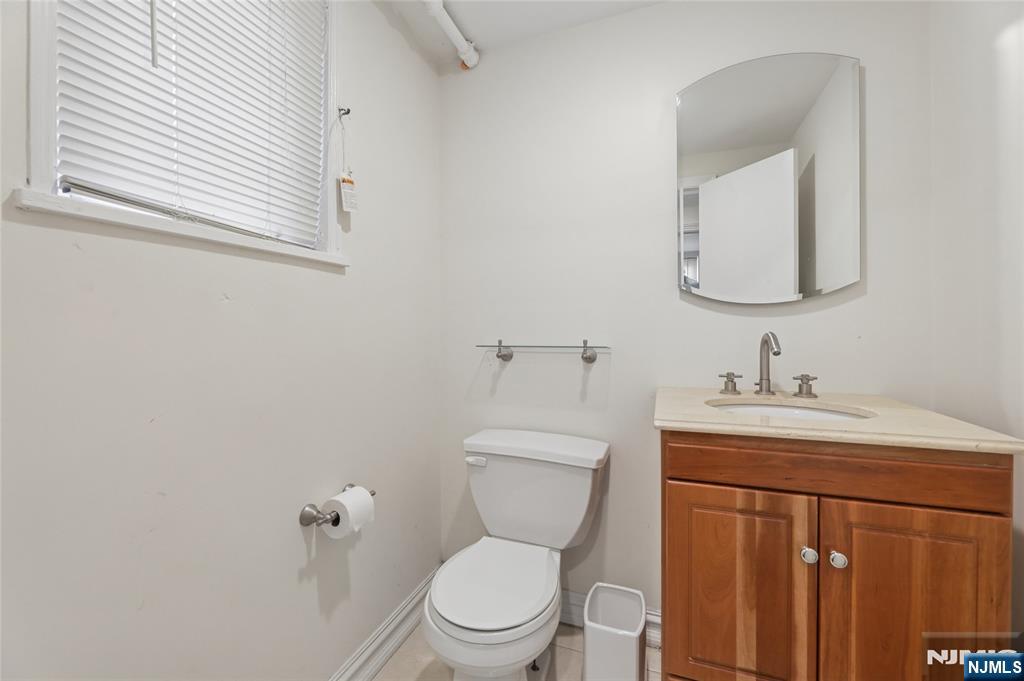 585 W Englewood Avenue, Teaneck, NJ 07666 Listing Photo  18