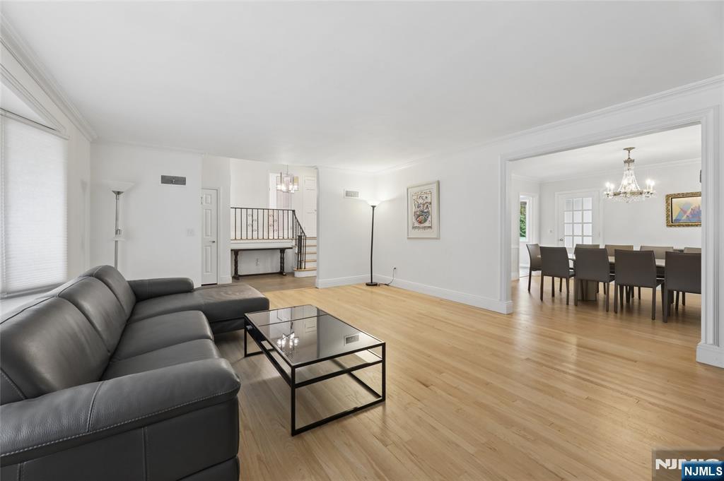 585 W Englewood Avenue, Teaneck, NJ 07666 Listing Photo  3