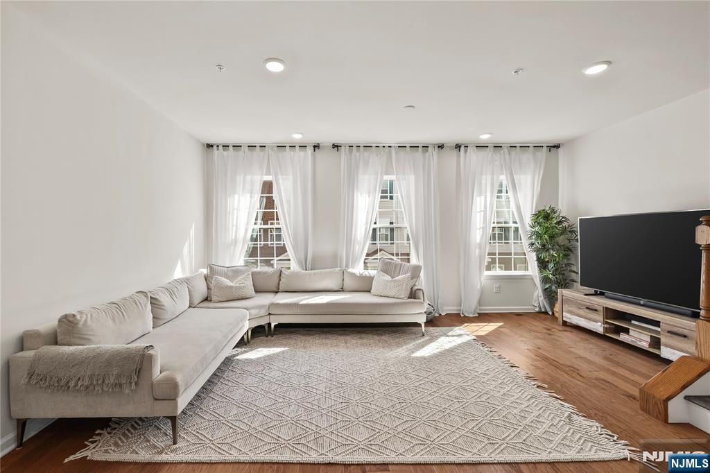 65 Landmark, #905, Fair Lawn, NJ 07410 Listing Photo  13