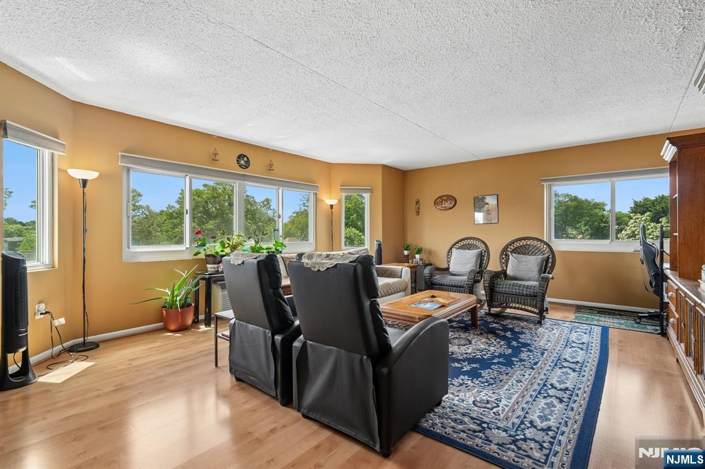 310 Lookout Avenue 501 - Photo 3