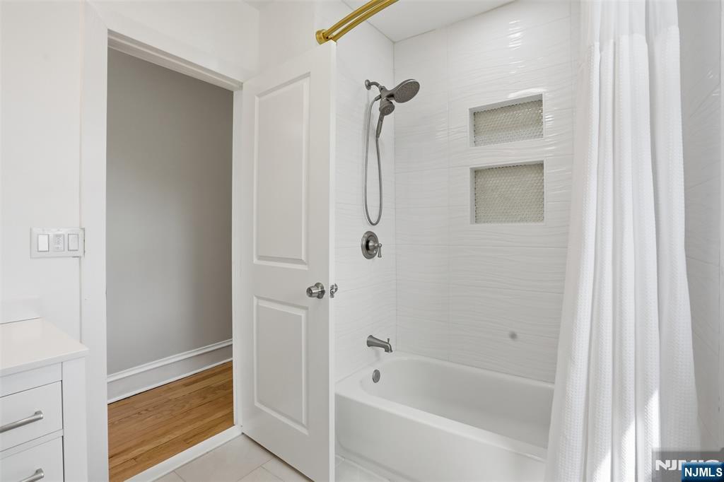 88 Lindbergh Boulevard, Teaneck, NJ 07666 Listing Photo  22