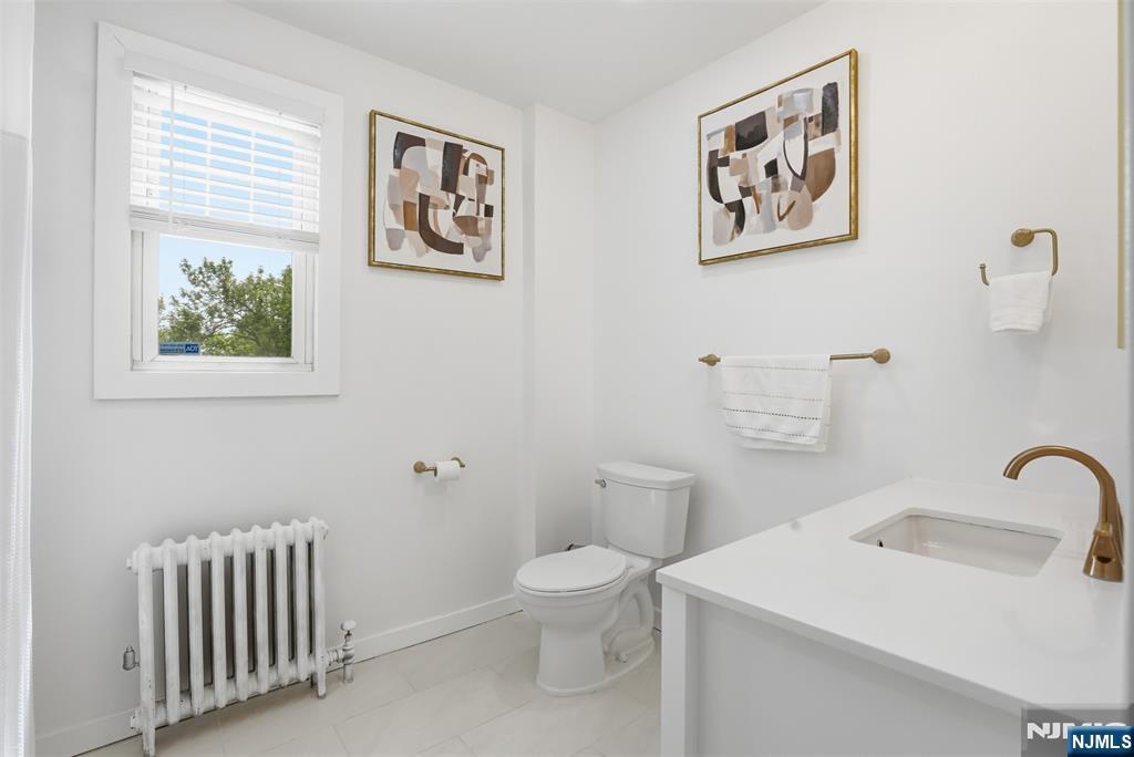 88 Lindbergh Boulevard, Teaneck, NJ 07666 Listing Photo  23