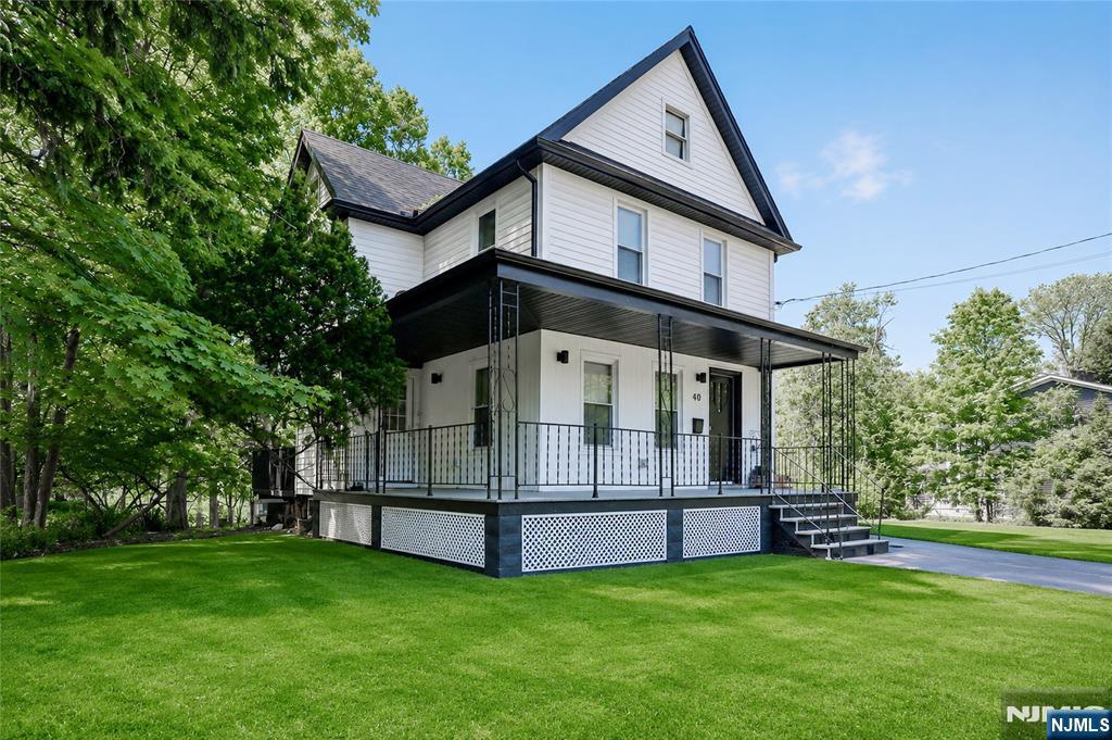 40 Grant Avenue - Photo 2