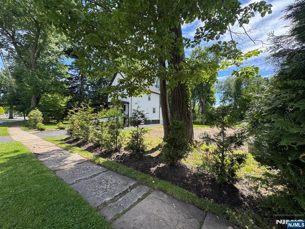 40 Grant Avenue - Photo 3