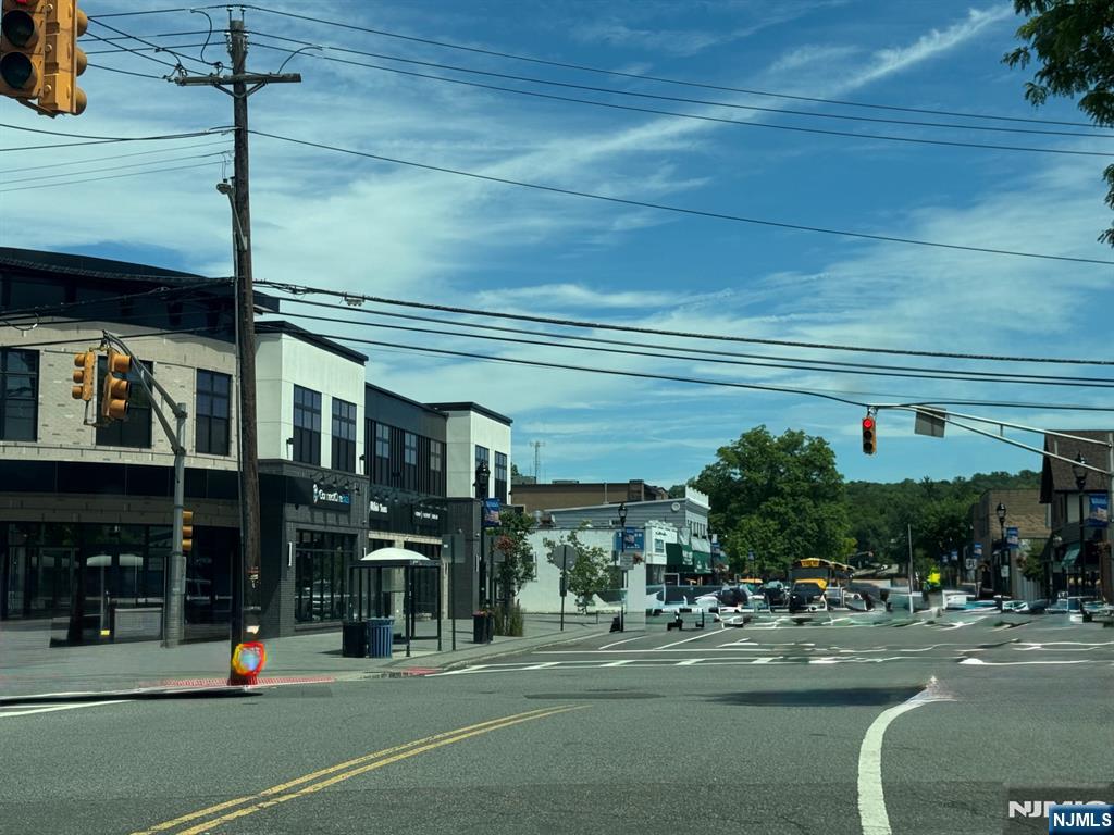 Downtown Cresskill -Shopping/Dining