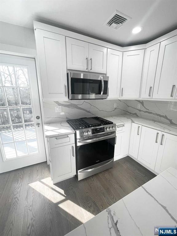 Photo 4 of Single family home for sale at 40 Grant Ave, Cresskill, NJ 07626 | MLS# 26019307 | Listing updated on 2026-09-15
