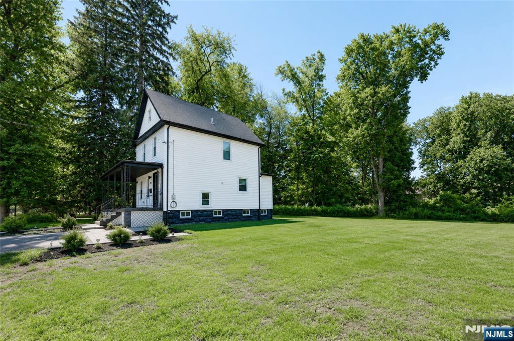 40 Grant Avenue - Photo 5