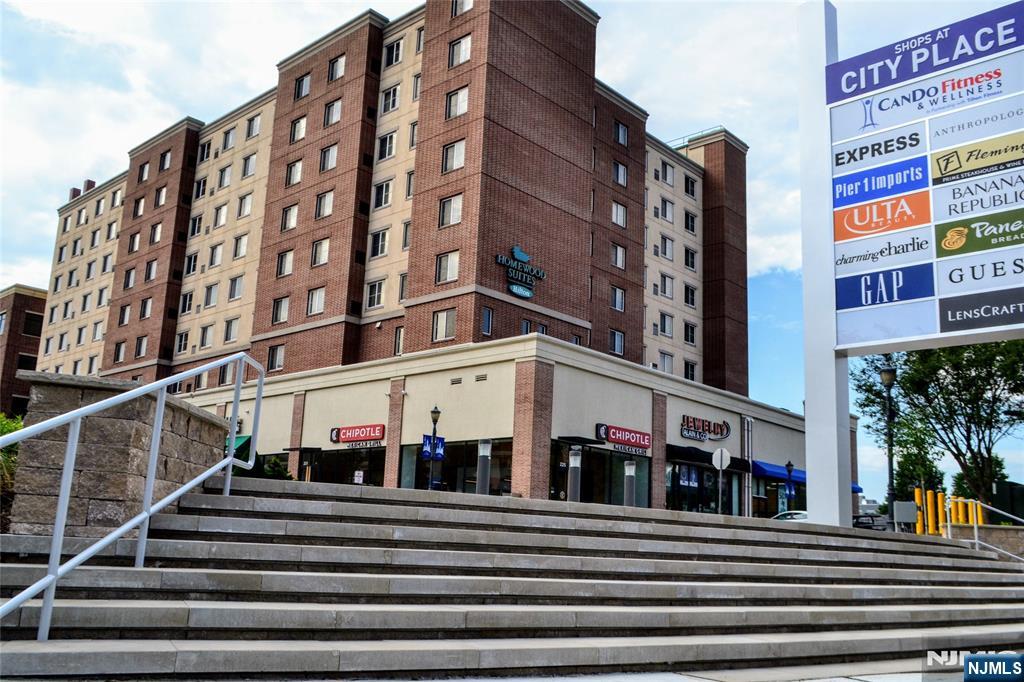 3110 City City Pl, Edgewater, NJ 07020