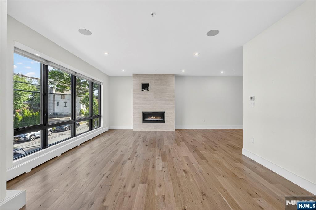 1157 Inwood Terrace - Photo 4