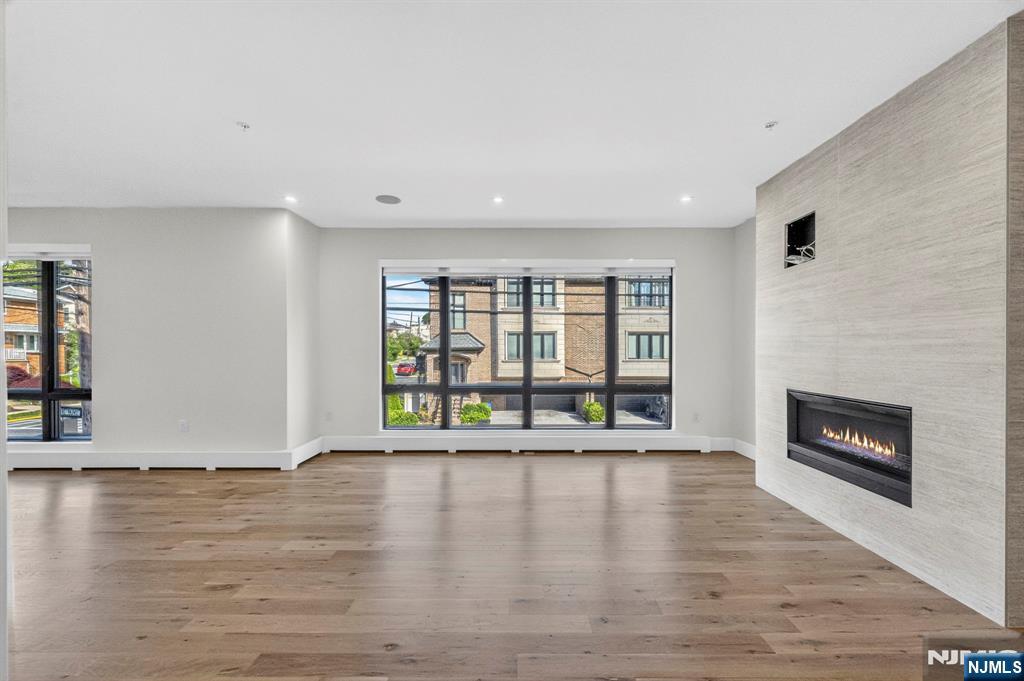 1157 Inwood Terrace - Photo 5