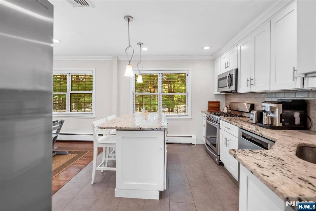364 Knickerbocker Road, Cresskill, NJ 07626 Listing Photo  15
