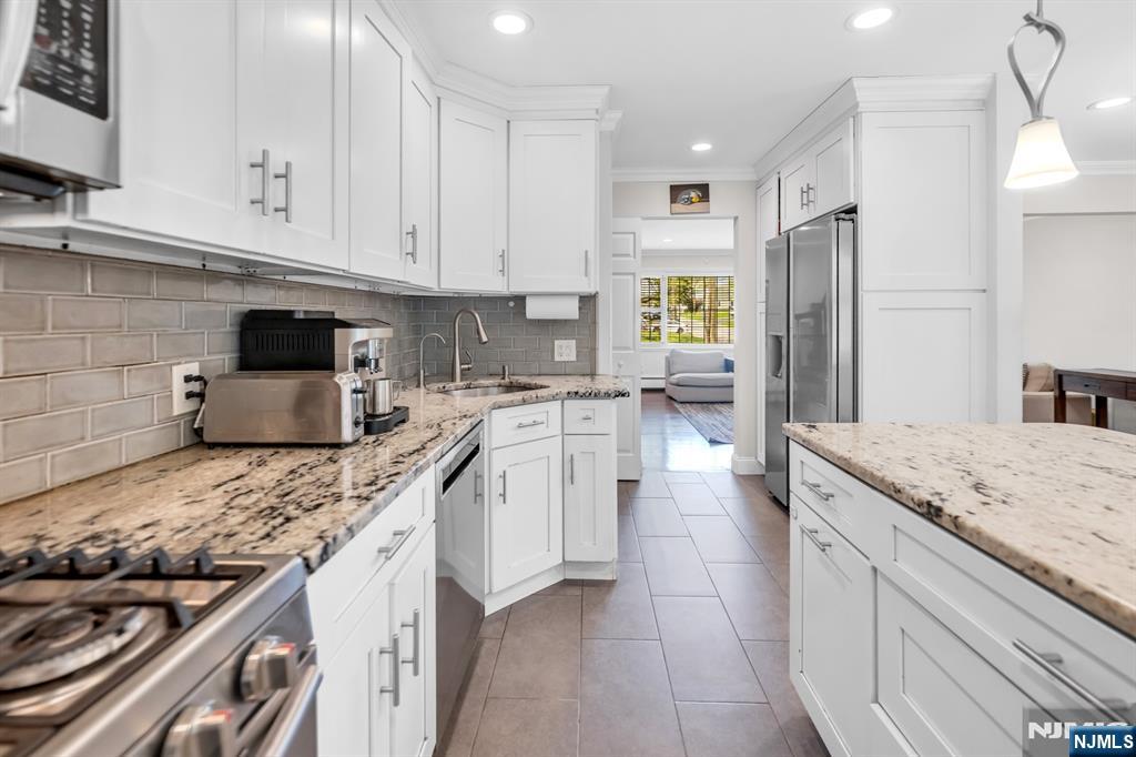 364 Knickerbocker Road, Cresskill, NJ 07626 Listing Photo  18