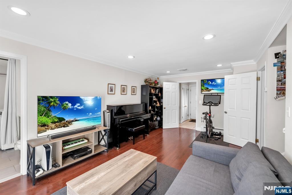 364 Knickerbocker Road, Cresskill, NJ 07626 Listing Photo  31