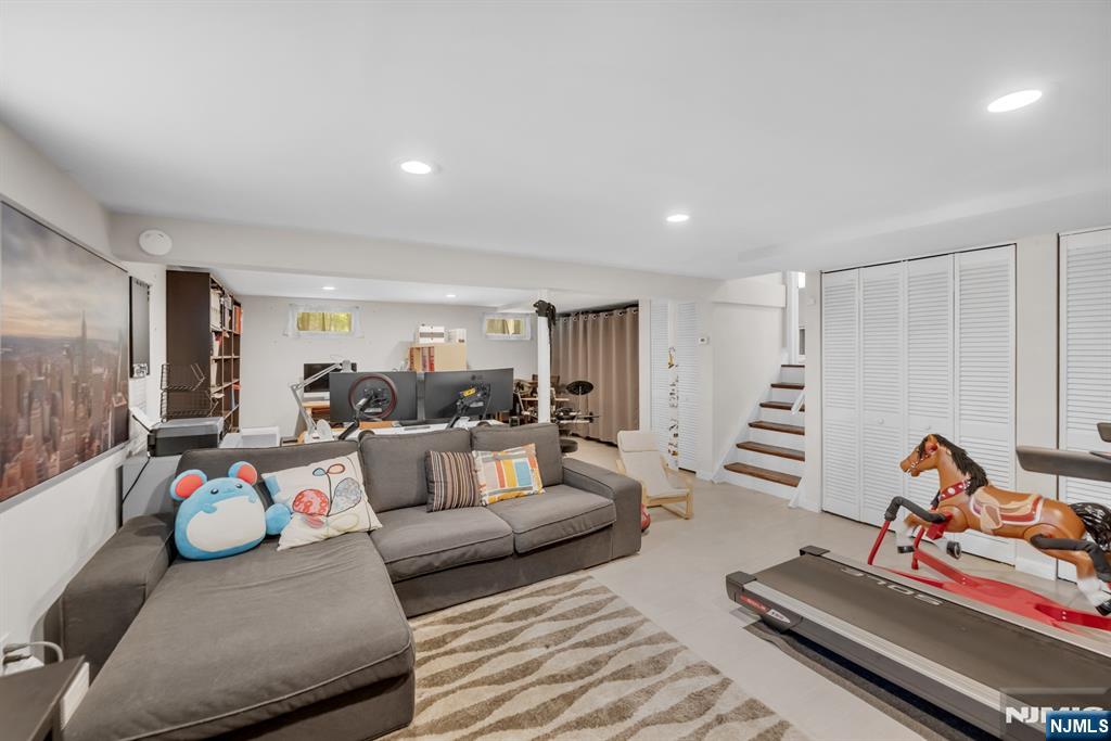 364 Knickerbocker Road, Cresskill, NJ 07626 Listing Photo  34