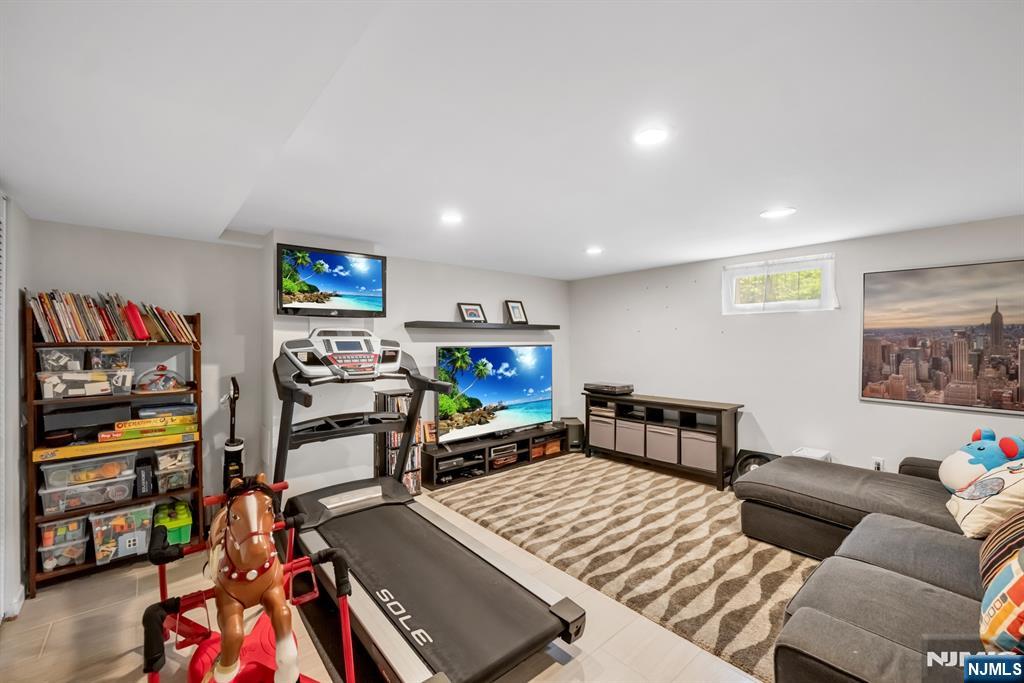 364 Knickerbocker Road, Cresskill, NJ 07626 Listing Photo  36