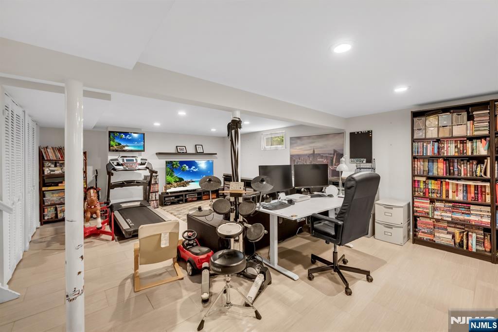 364 Knickerbocker Road, Cresskill, NJ 07626 Listing Photo  38