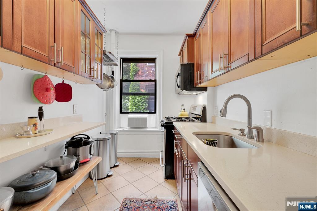 115 Highland Avenue #10