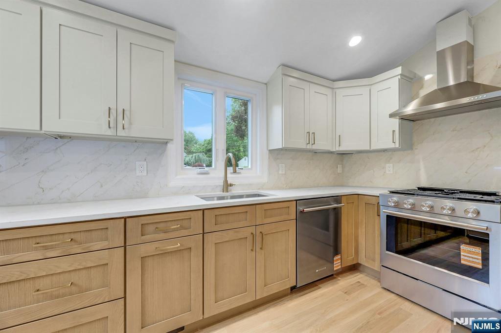 282 Spring Valley Road, Park Ridge, NJ 07656 Listing Photo  14