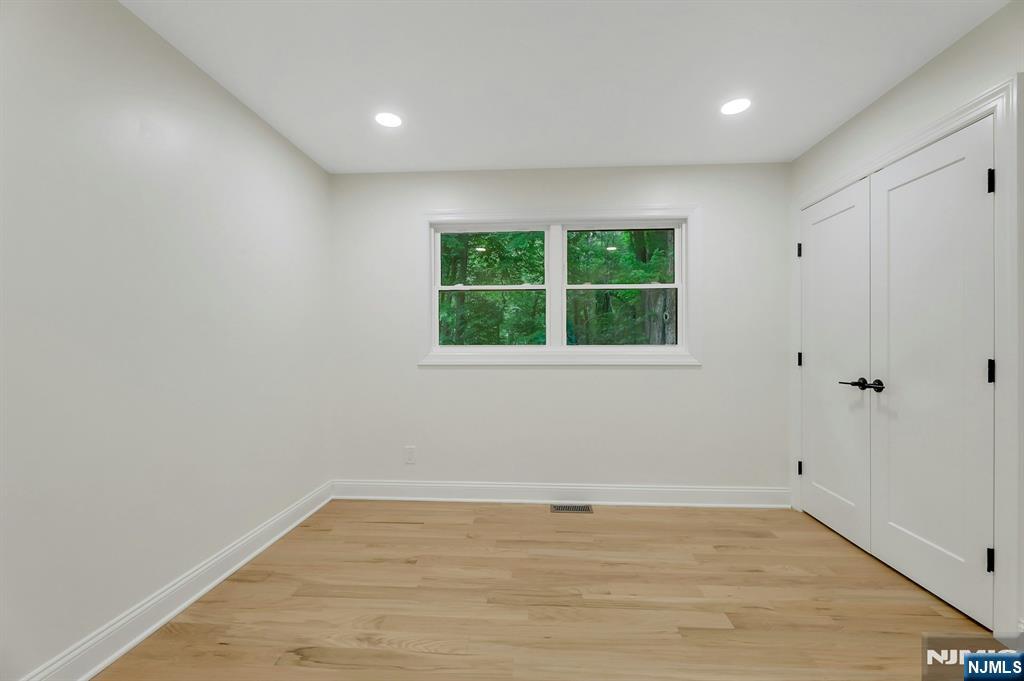 282 Spring Valley Road, Park Ridge, NJ 07656 Listing Photo  27