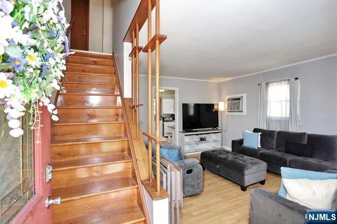 141 Graham Terrace - Photo 4