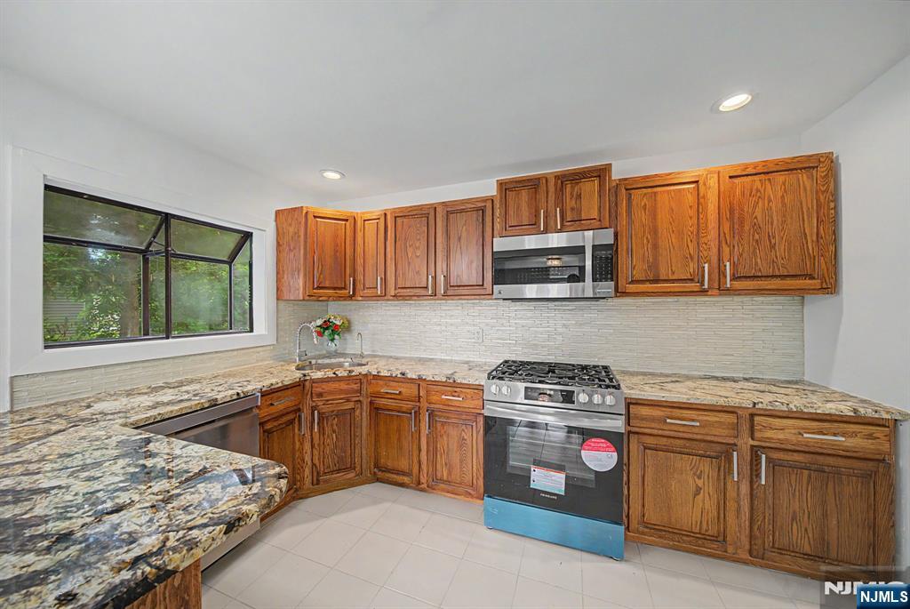 433 Louisa Avenue — photo 11