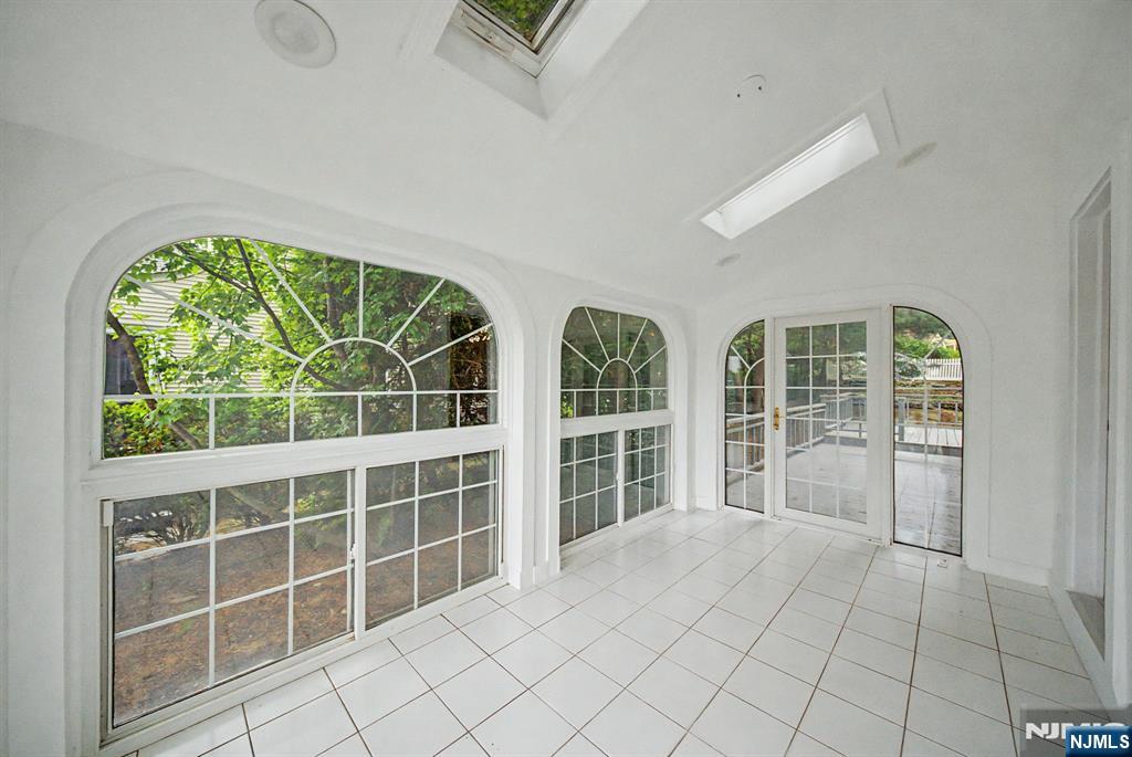 433 Louisa Avenue — photo 13