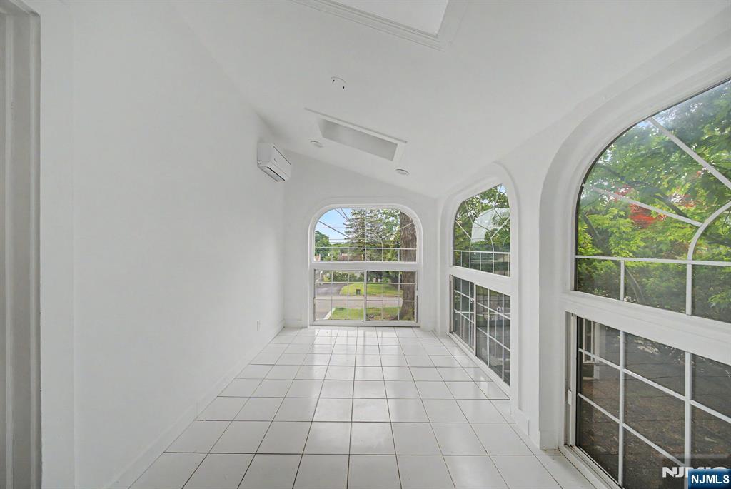 433 Louisa Avenue — photo 14