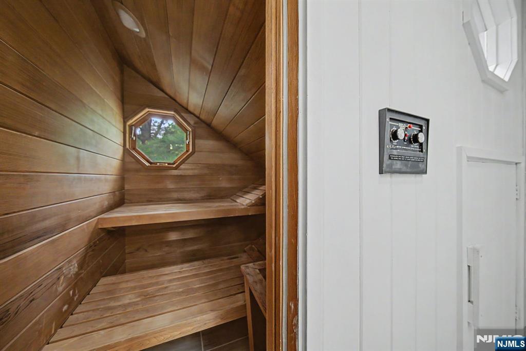 433 Louisa Avenue — photo 29