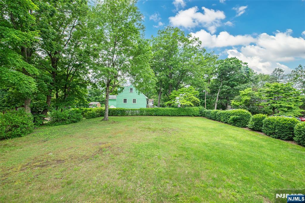 1 Aspen Road - Photo 2