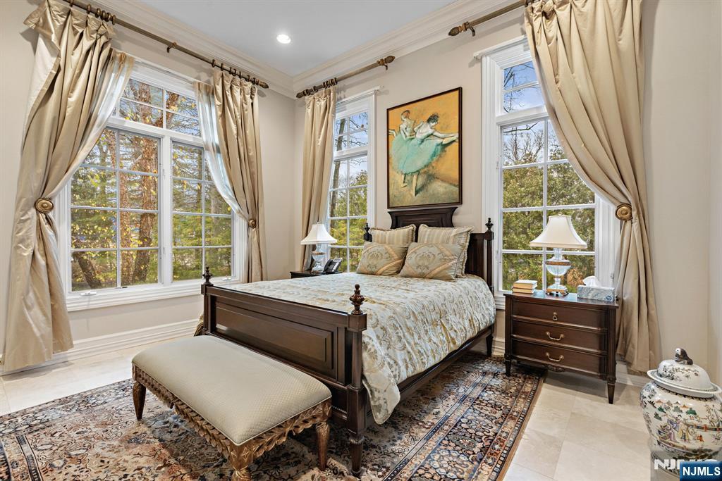 1st Floor Bedroom En-Suite