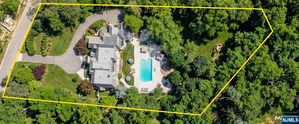 Private Luxury in one of Bergen Countyâ€™s most Exclusive Addresses