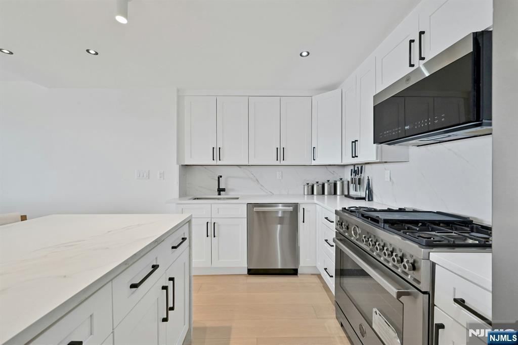 6040 Boulevard East, #31E, West New York, NJ 07093 Listing Photo  10