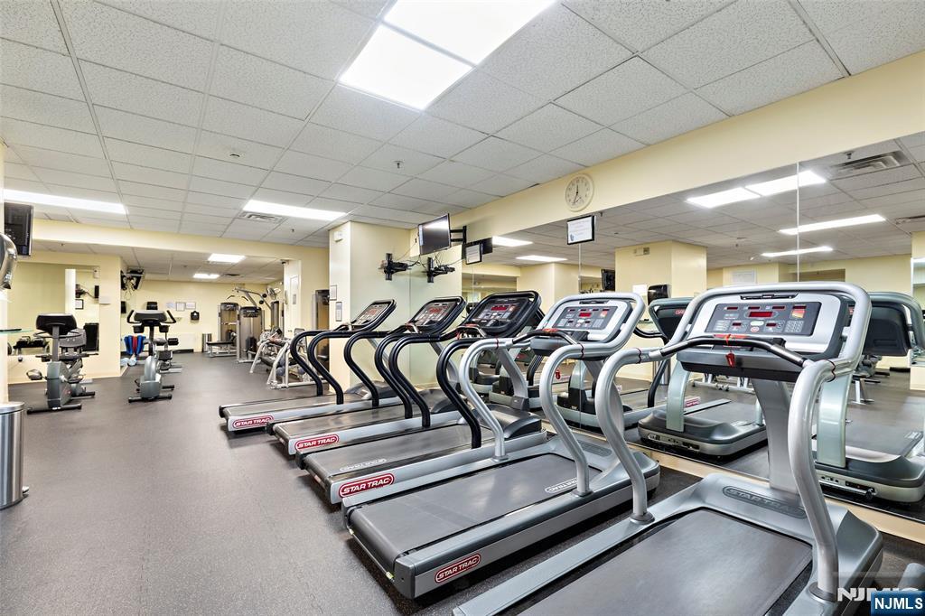 6040 Boulevard East, #31E, West New York, NJ 07093 Listing Photo  25