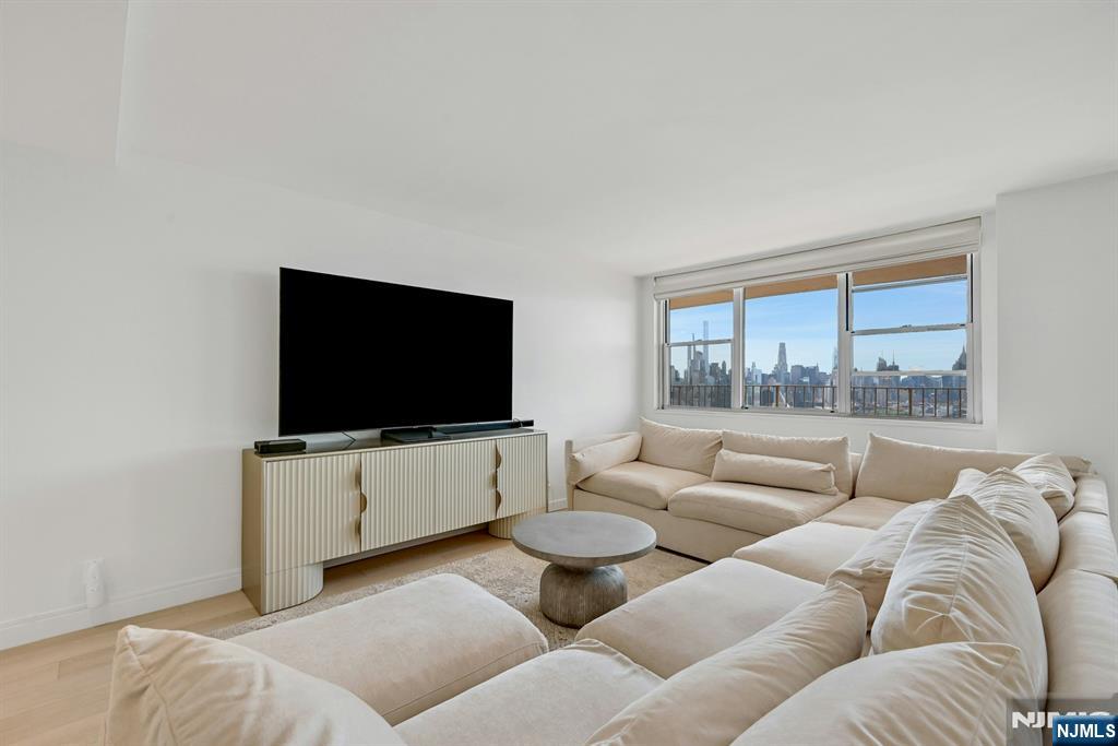 6040 Boulevard East, #31E, West New York, NJ 07093 Listing Photo  7