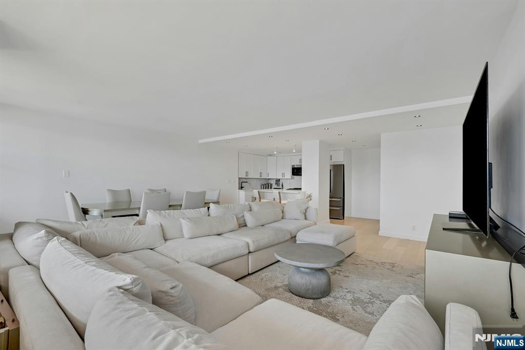 6040 Boulevard East, #31E, West New York, NJ 07093 Listing Photo  8