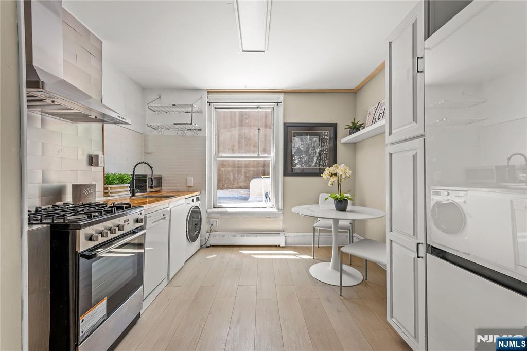 321 1/2 Pavonia Avenue - Photo 3