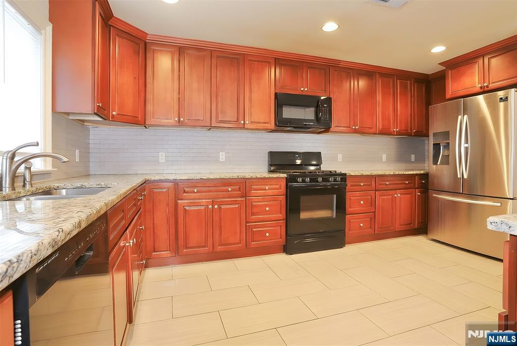 20 Franklin Avenue - Photo 2