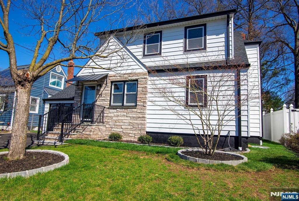 25 Windsor Drive - Photo 2