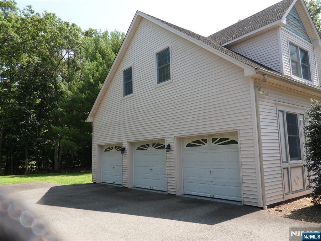 765 Colonial Road - Photo 3