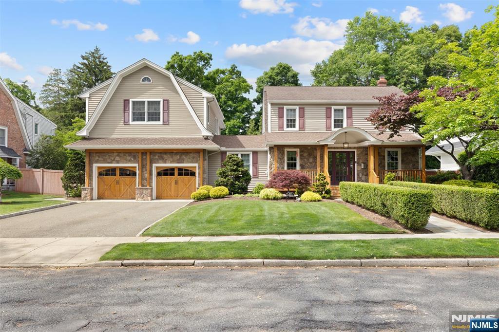 454 Hasbrouck Boulevard - Photo 1