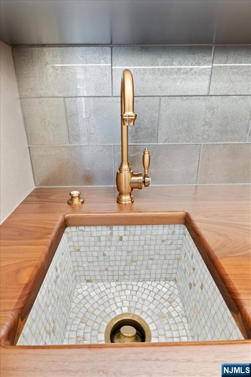 454 Hasbrouck Boulevard — photo 19