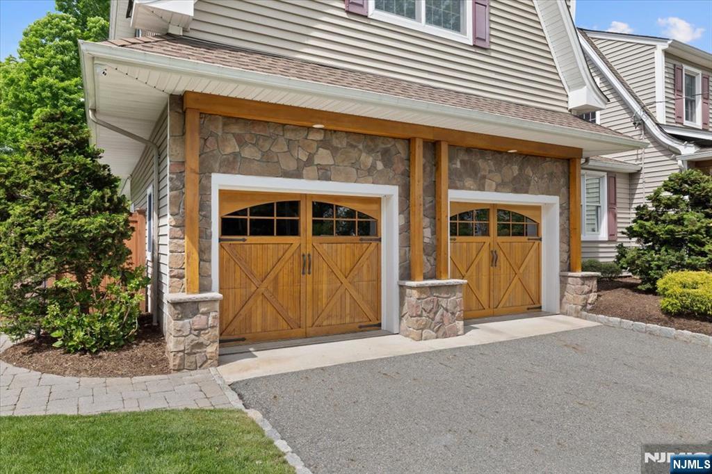 454 Hasbrouck Boulevard - Photo 3