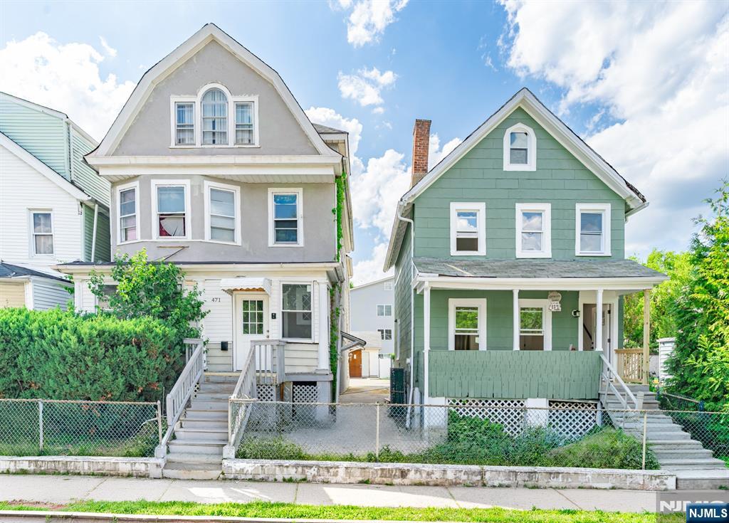 471 Burnside Street - Photo 1