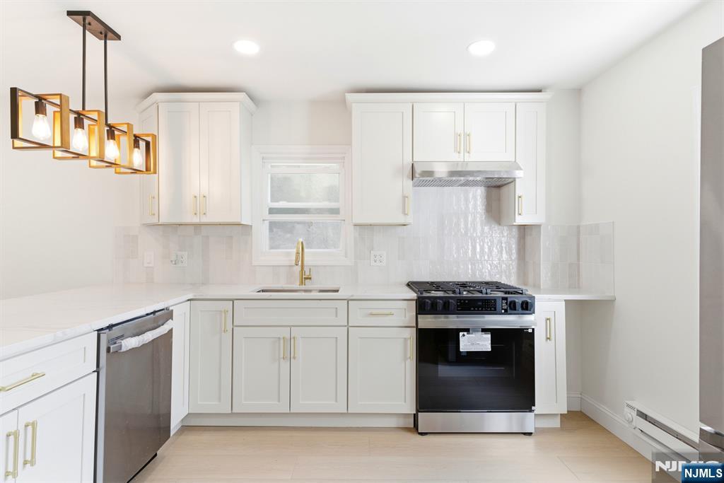 471 Burnside Street - Photo 3