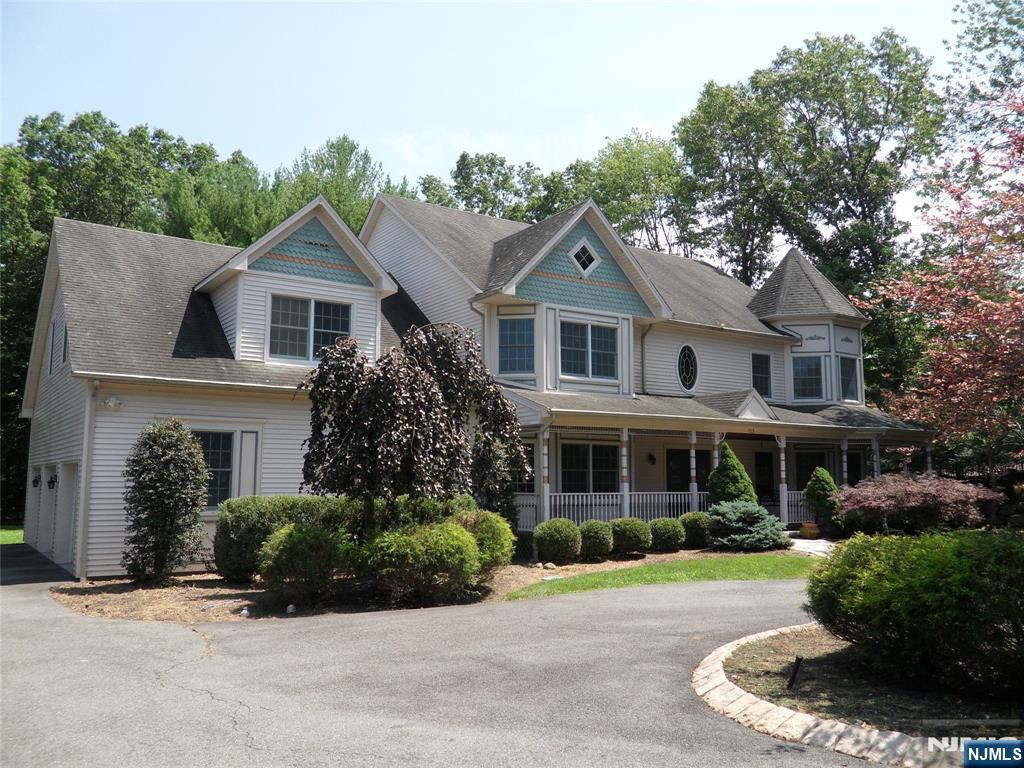 765 Colonial Road - Photo 3