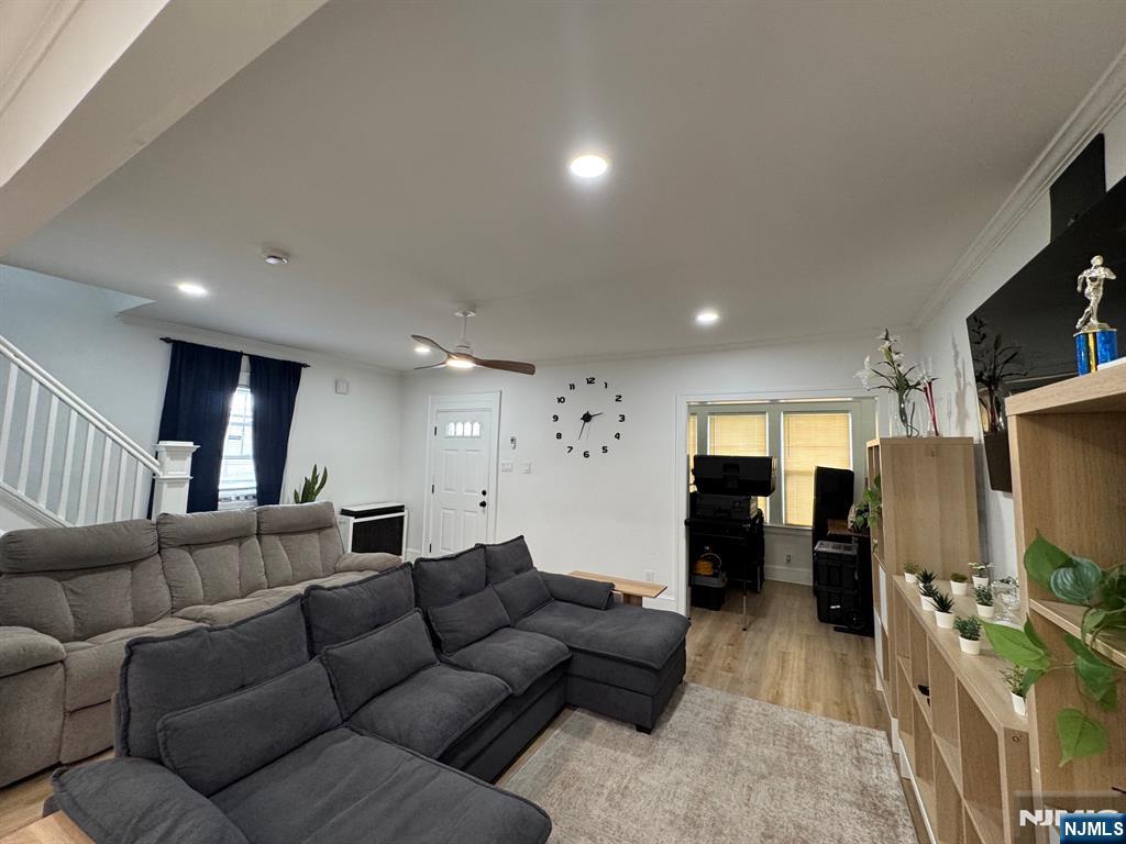245 Linden Avenue - Photo 5