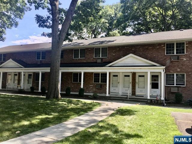 1105 Washington Drive - Photo 1