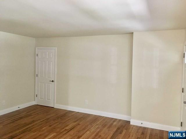 1105 Washington Drive - Photo 2