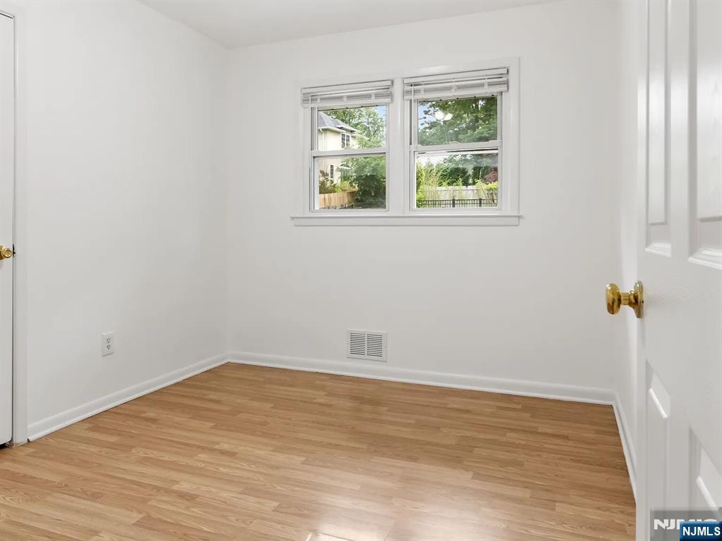 168 County, Cresskill, NJ 07626 Listing Photo  19